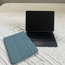 iPad Pro 11in (4th Gen) w/ Apple Magic Keyboard & Folio