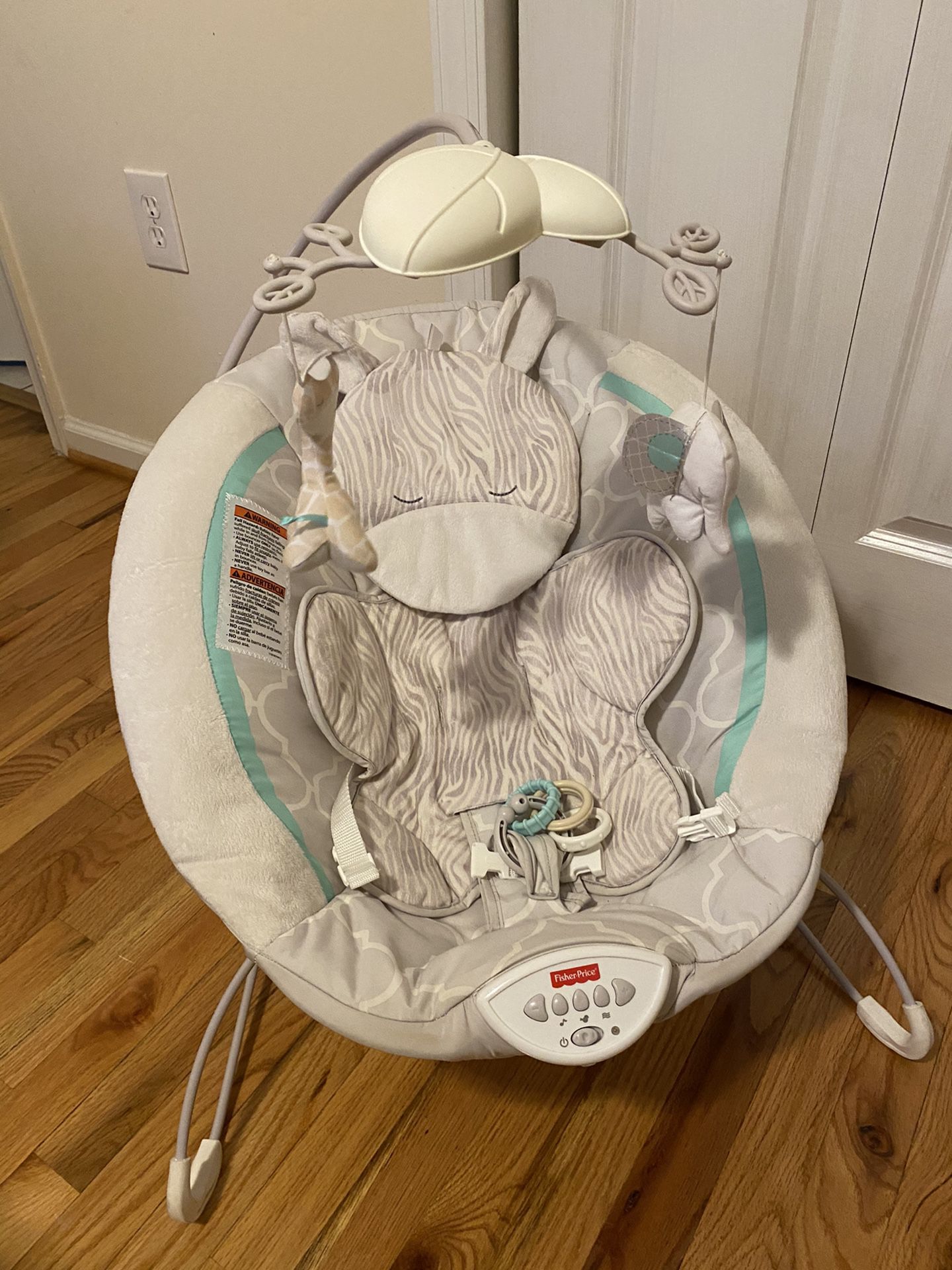 Vibrating baby seat
