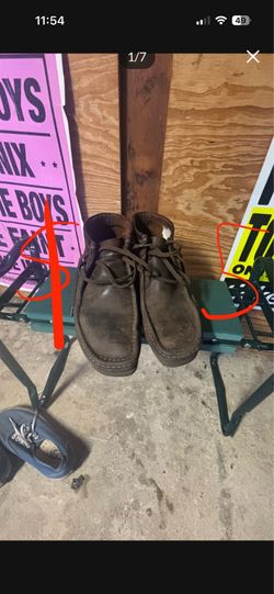 Free 10.5 brown Clark’s chukka boot