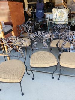 Set of 6 chaies