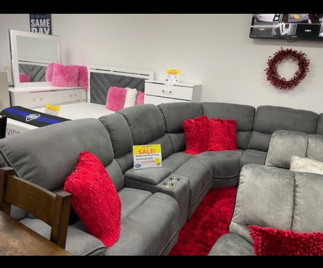 *Now $1099!!!*---Sophisticated Alejandra Gray Fabric Reclining Sectional Sofa---Delivery And Financing Available🤝