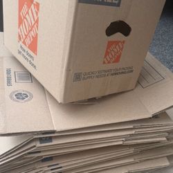 MARRY ME MOVING 🚚 BOXES 📦 23 Boxes / $27.00