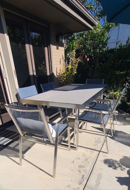 Outdoor Patio Table & 6-Chair Set
