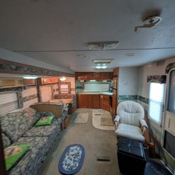 Awesome 2006 Pull Behind Camper
