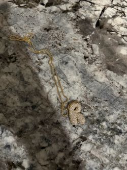R letter bubble necklace