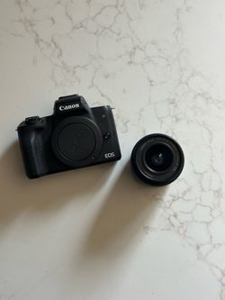 Canon EOS M50 Mark II with Kit Lens