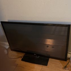LG FLAT SCREEN TV 