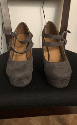 Grey wedges