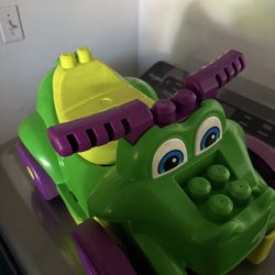 Kids four wheel pusher /with kid storage