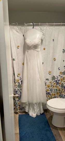 Galina Brand Wedding Dress Size 4 Professionally Cleaned!!!