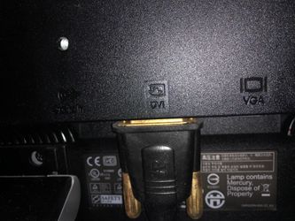 20” LCD Monitor With Adapter For Display Port