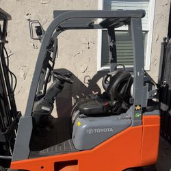 Toyota Forklift 