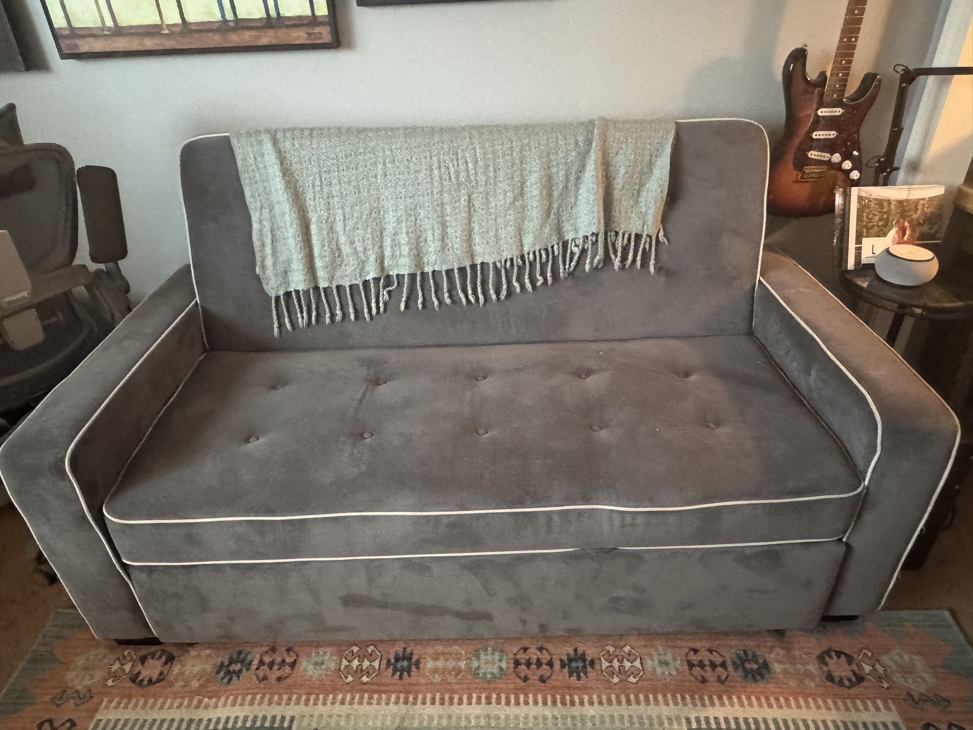 Convertible Sleeper Sofa – Queen Size, Excellent Condition