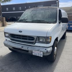2000 Ford E-350