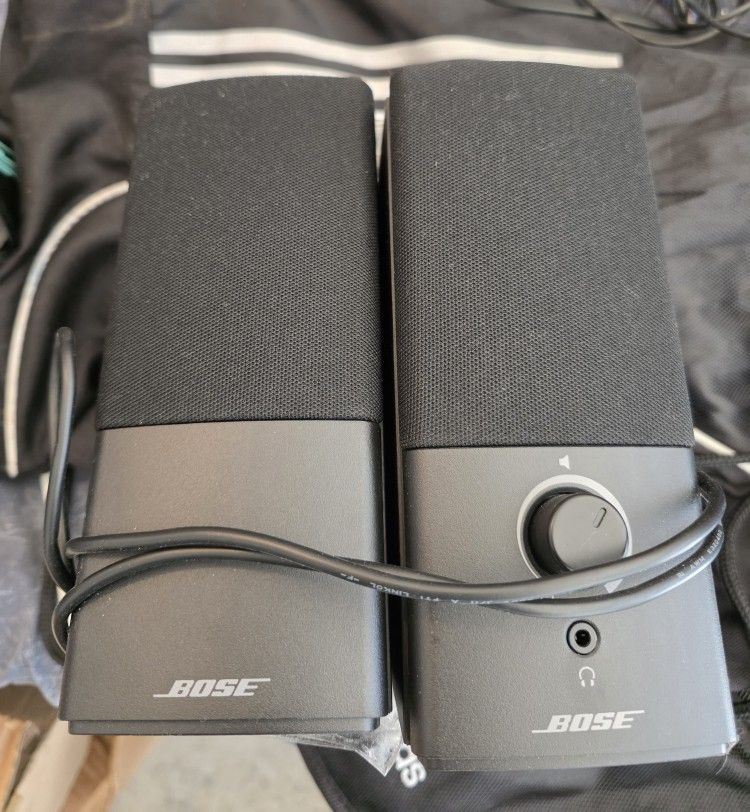 2 BOSE SPEAKERS COMPANION 2 SERIES lll