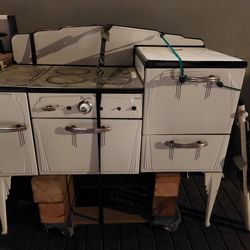 Wood/ Gas Burning Vintage Working Bucks Stove