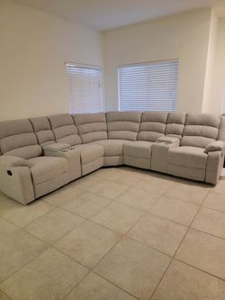 New Recliner Sectional Couch with Consoles! Free Delivery 🚚!