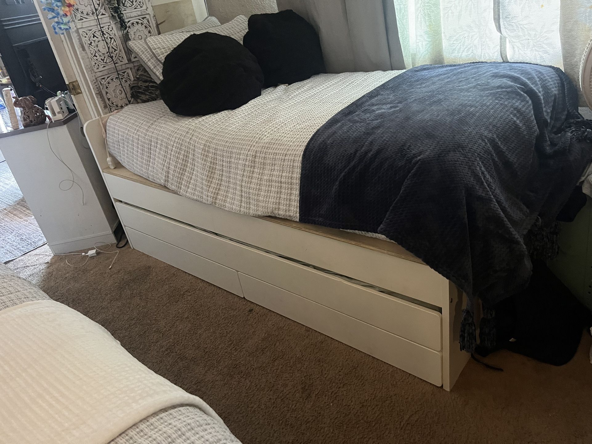 Twin Size Bed With Extra Twin Size Bed