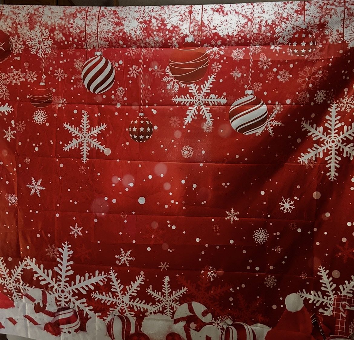 8x6ft Christmas backdrop Vinyl red snowflake new in package was taken out to take a picture of item
