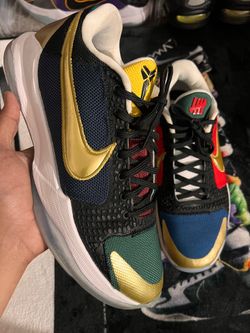 Kobe 5 undefeated pack (black pair only)