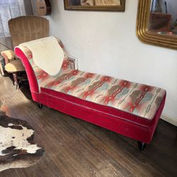 Chaise Longue / Lounge Chair