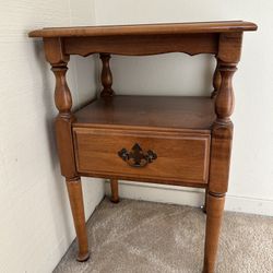 Maple Wood End Table 