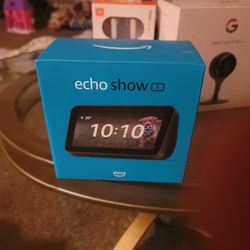 Echo Show 5 Brand New