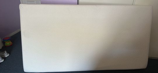 Twin mattress