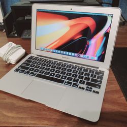 Apple MacBook Air Laptop. Core i5, Updated MacOS, 12