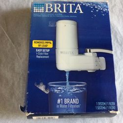 Brita Basic Faucet Mount System, Water Filter Reduces Lead and Chlorine, White. 100 Gallons  $13.00 Pick Up In South Gate 