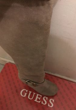 WOMEN’S GUESS BOOTS
