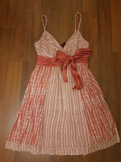 BCBG dress. Size 4. 100% silk. Excellent condition.Retail price $280