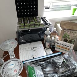 Grow Kit (With Grow House Tent) *NOT SELLING SEPARATELY*