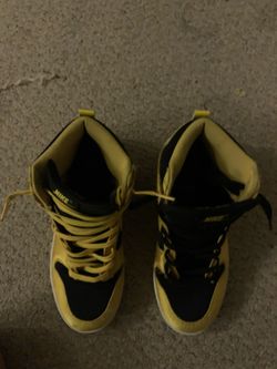 shoes black & yellow only been worn once size 8.5 in woman’s