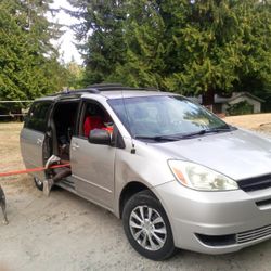 2004 Toyota Sienna 