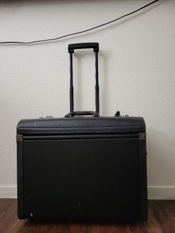 new pilot's briefcase