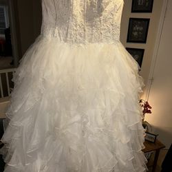 Oleg Cassini Wedding Dress 