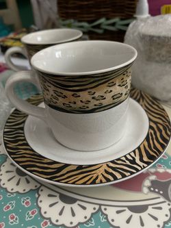 Leopard tea time
