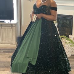 Emerald Green Prom Dress With Silver Accessories 