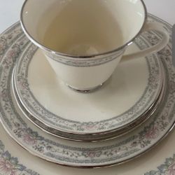 46pc Lenox Charleston Fine China 8 dinner settings, serving pieces and candleholders 