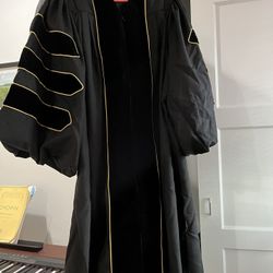 Doctoral Graduation Gown, Hood And Tam. Small Size (45, 5-5’2)