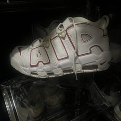 Nike More Uptempo Size 8.5