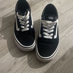 Black & White Vans Sneakers 