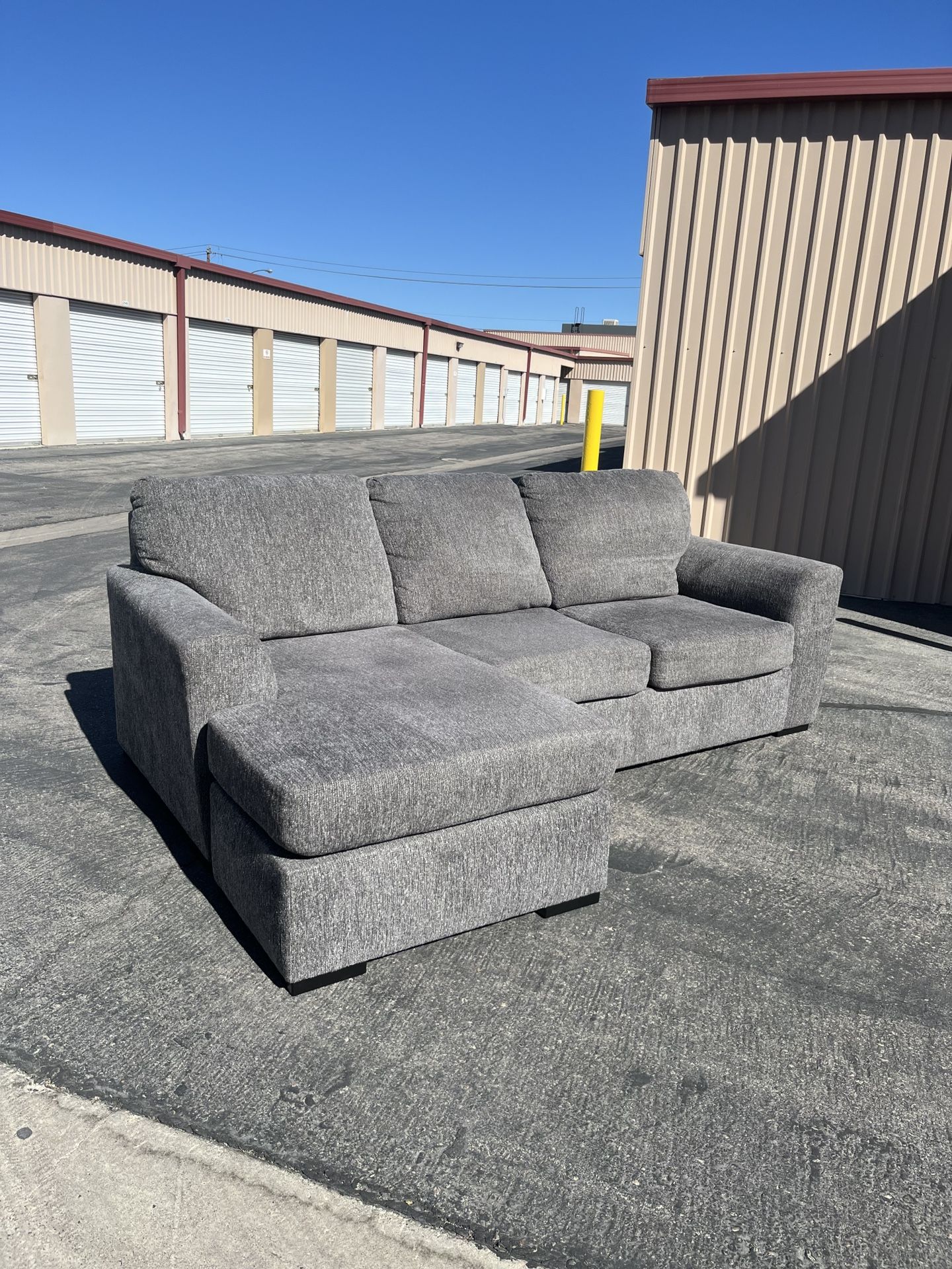 Gray Ashley Sectional Sofa w / Reversible Chaise ( Can Deliver For $10 )