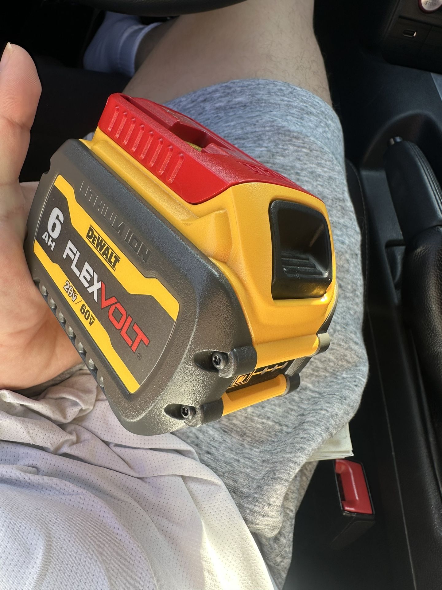 6 AH Flexvolt Dewalt 20V/60V Battery