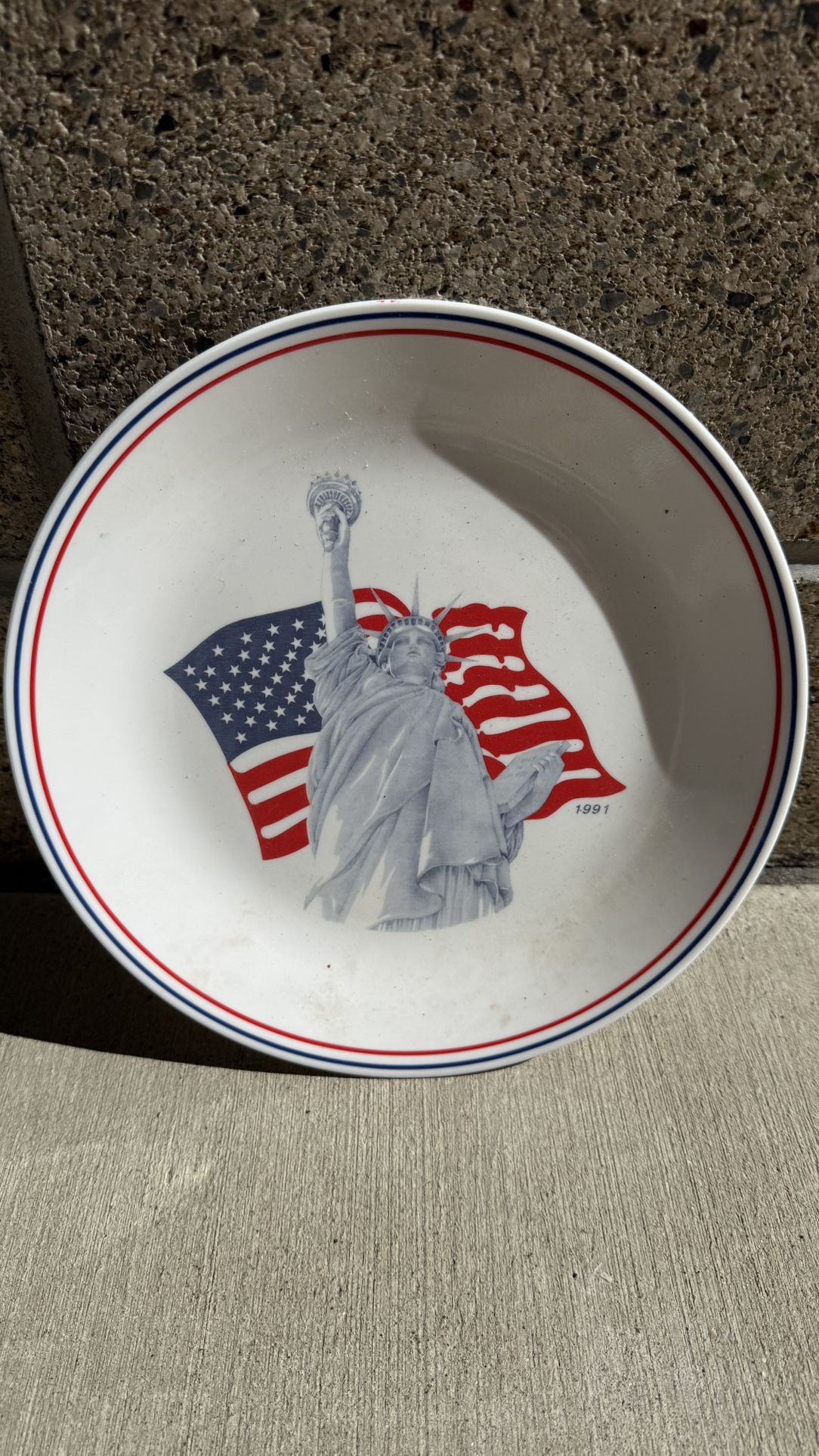 Corelle Collectible Bowl โ 1991 Statue of Liberty Edition