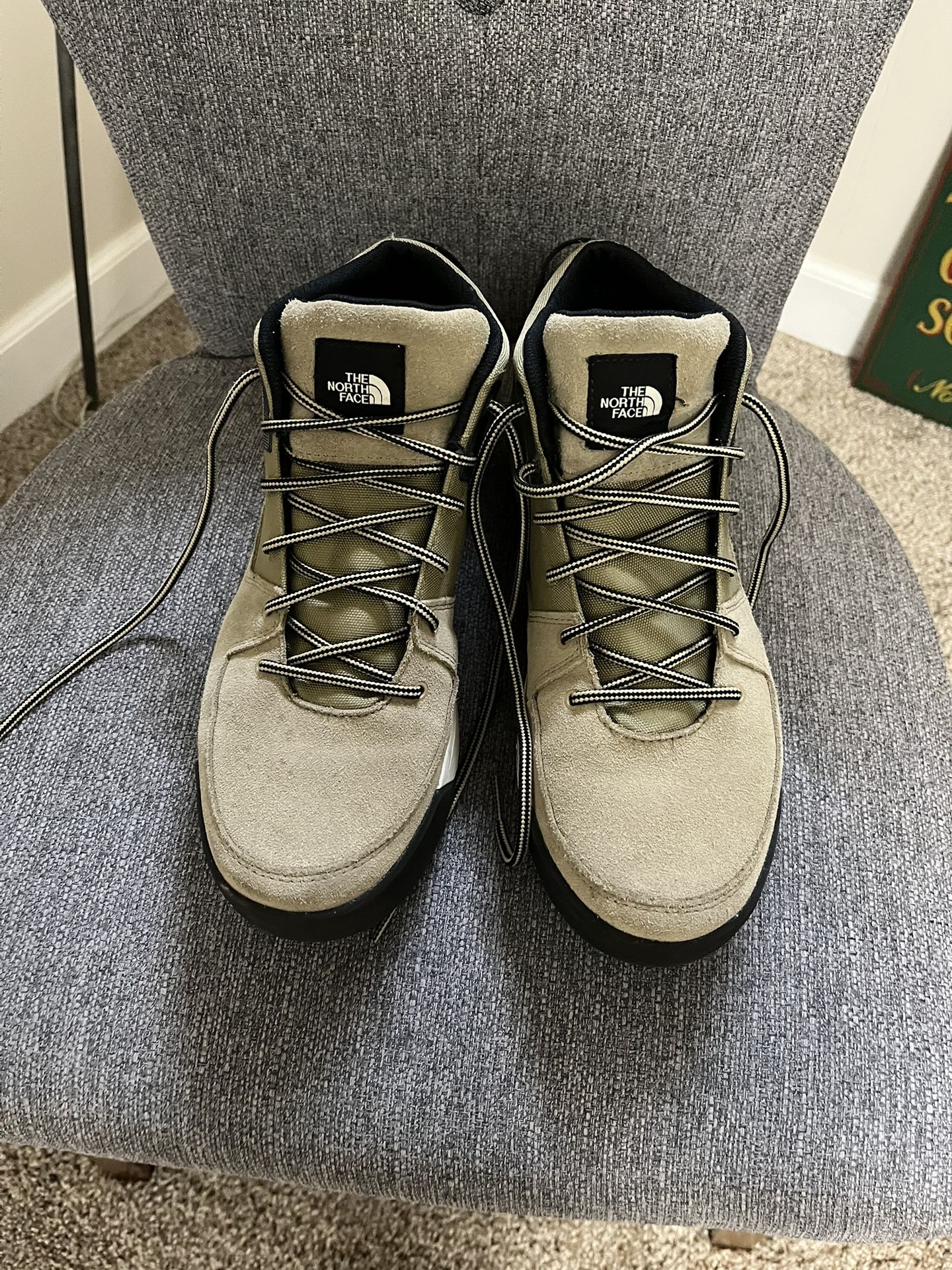 Like New North Face Larimer Sport CVS WP Kelp Tan TNF Black Mens Size 12