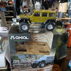 Scx24 Jeep electric rock crawler brand new in a box special back to school deal $135