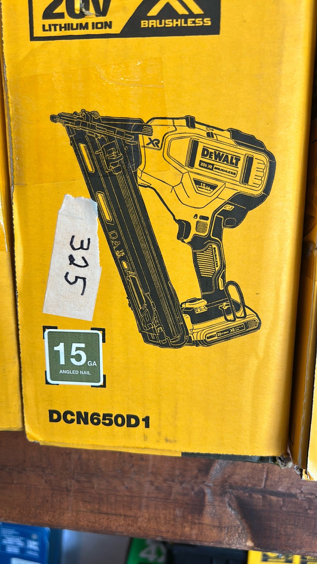Dewalt 20 XR15Ga Angled Finish Nailer Kit