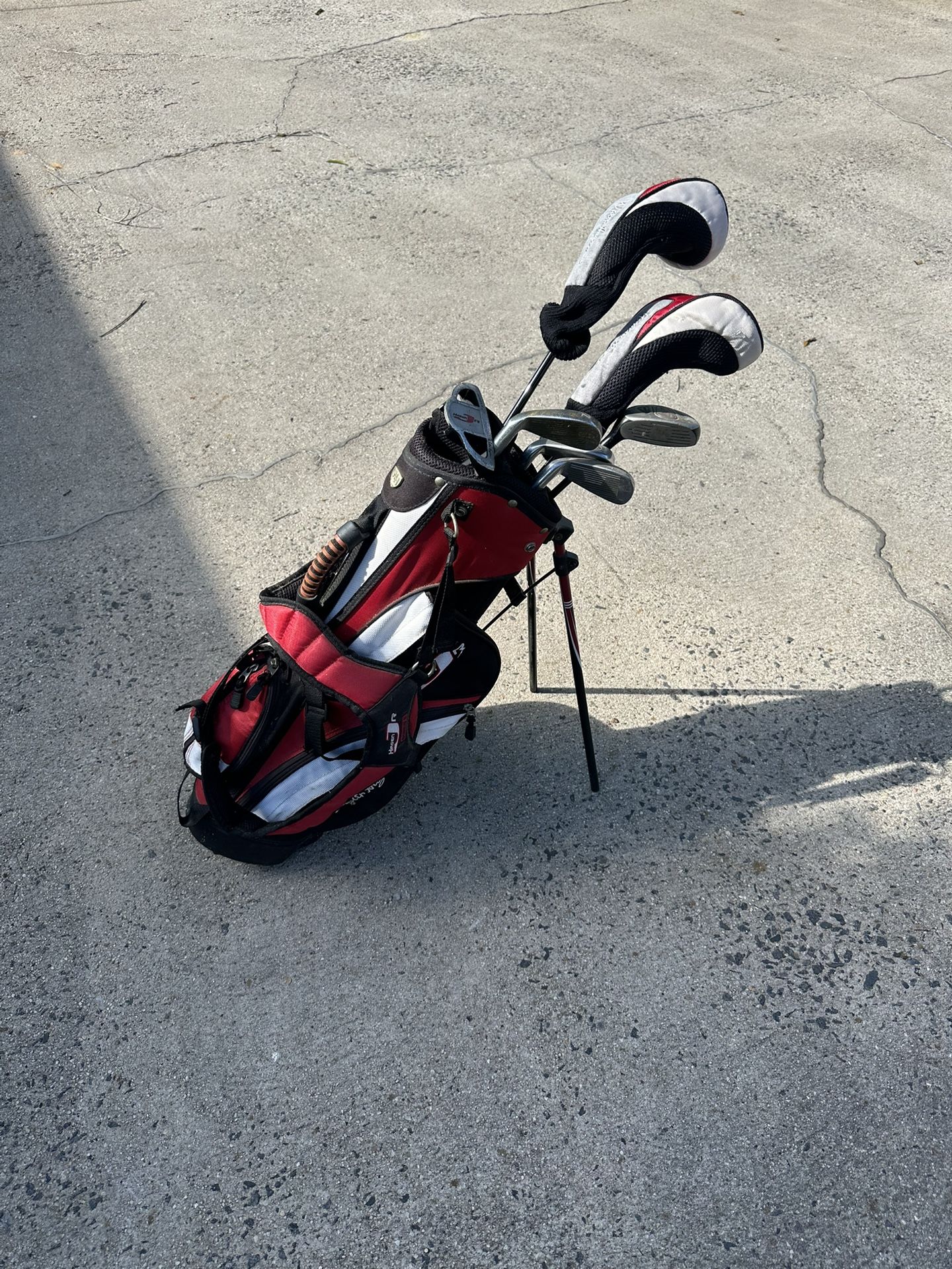 Walter Hagen Series II 2 Jr Kids 7 Club Set Golf Bag Red Right for 41-47"